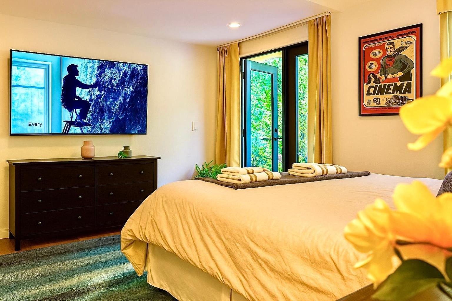 Hollywood Hills Oasis With Views Patio Garden 4 Bedrooms Holiday home